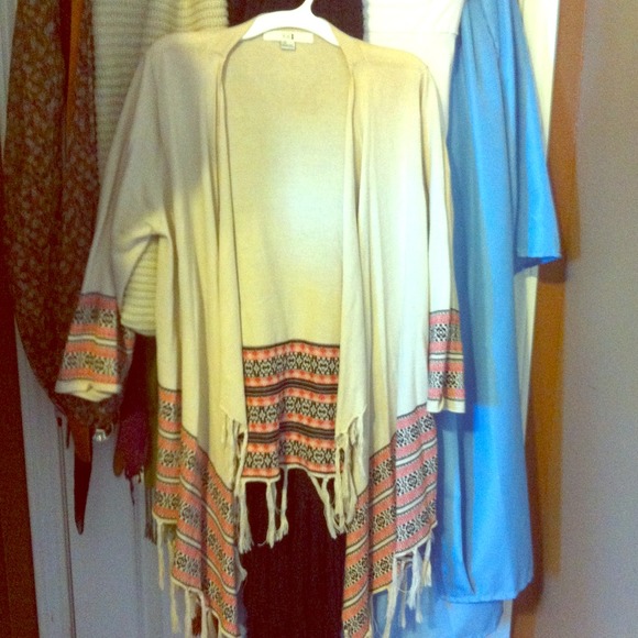Cream tribal print sweater size 7