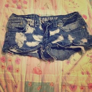 Ripped denim shorts