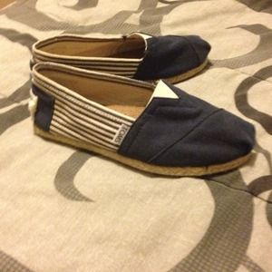 RESERVED Navy blue TOMS