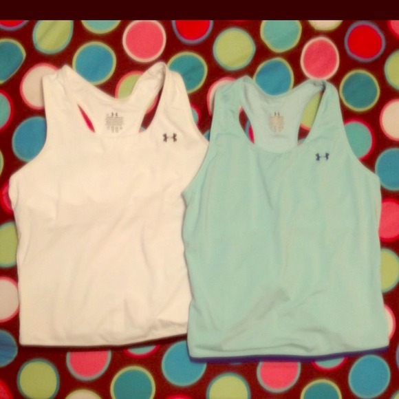 **BUNDLED** 2 under Armour tops