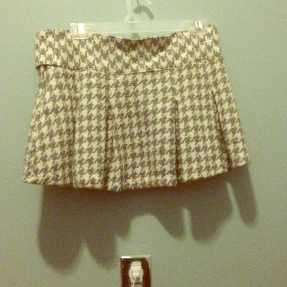 White & Grey hoodstitch  skirt