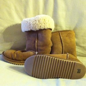 ** Flash sale** Ugg type boots