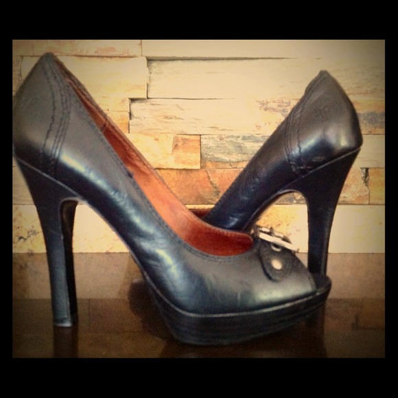 FRYE GAIL PUMP BLACK OPEN TOE