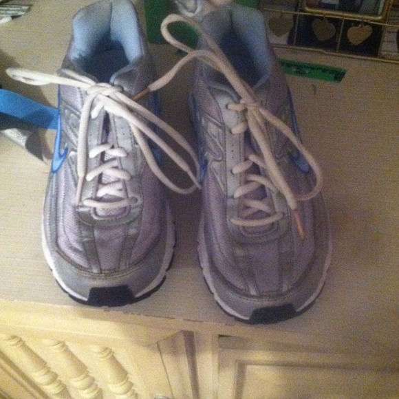 Nike tennis shoes