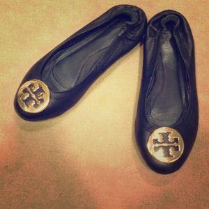 Tory Burch Leather Reva flats with gold logo!