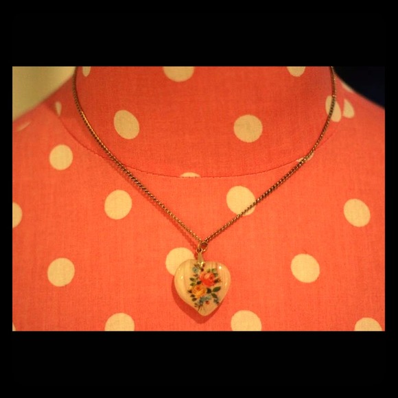 💝💝 REDUCED 💝💝 Vintage Heart Necklace