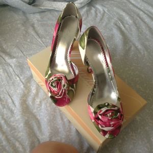 Floral shoes