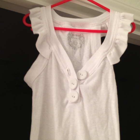 White cute tops!