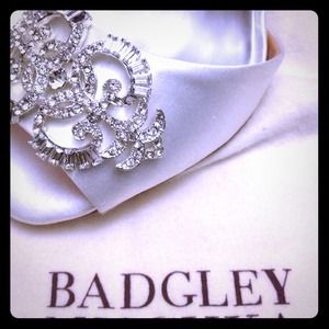*Sold!!**Beautiful NEW pair of Badgley Mischka