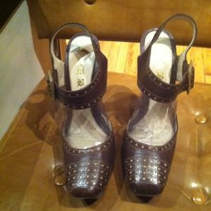 Brn L.A.M.B Shoe 5 1/2" heel with 1 1/2" platform