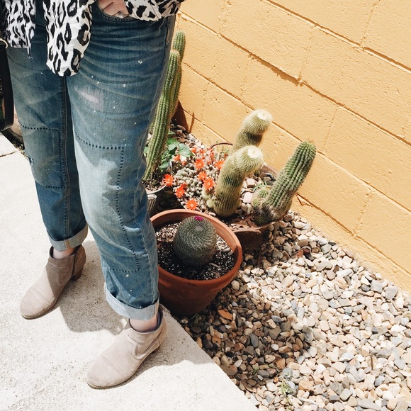 Distressed Boyfriend Jeans