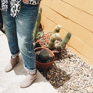 Distressed Boyfriend Jeans