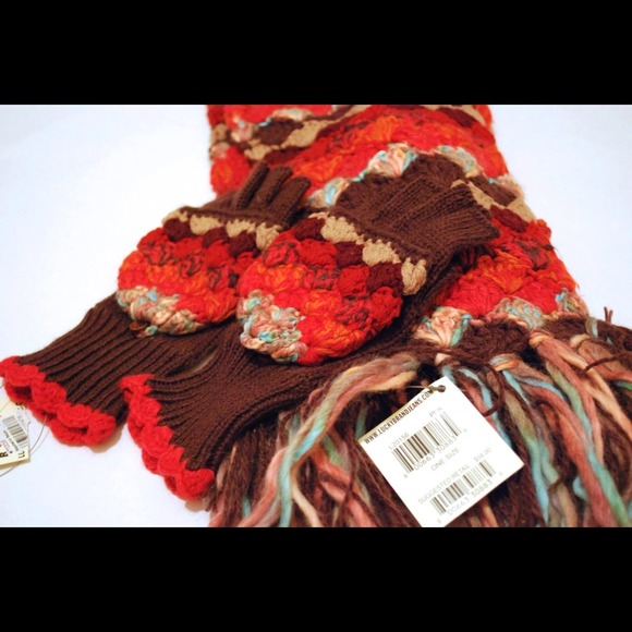 SALE Lucky gloves & scarf set NWT
