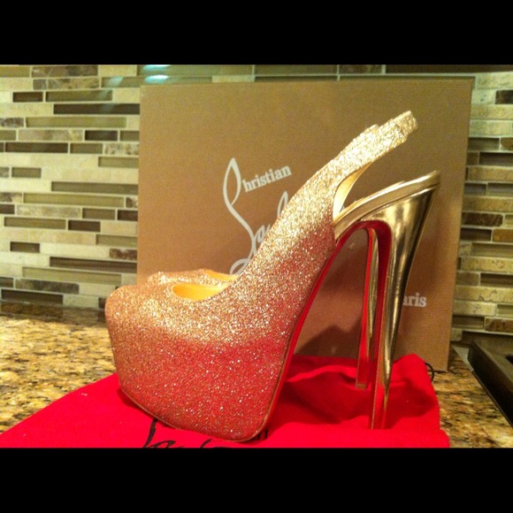 AUTHENTIC Christian Louboutin, **SOLD*** - Picture 2 of 4