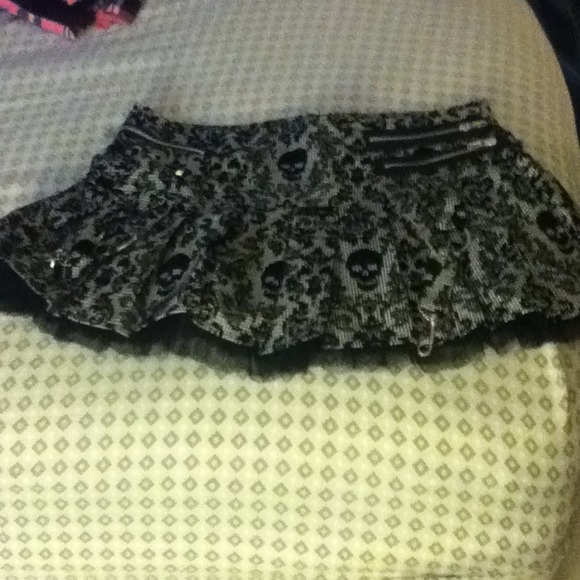 Skull skirt