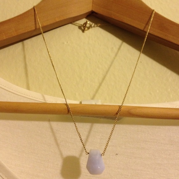 🔴SOLD🔴 Light blue stone necklace. Toggle clasp - Picture 2 of 4