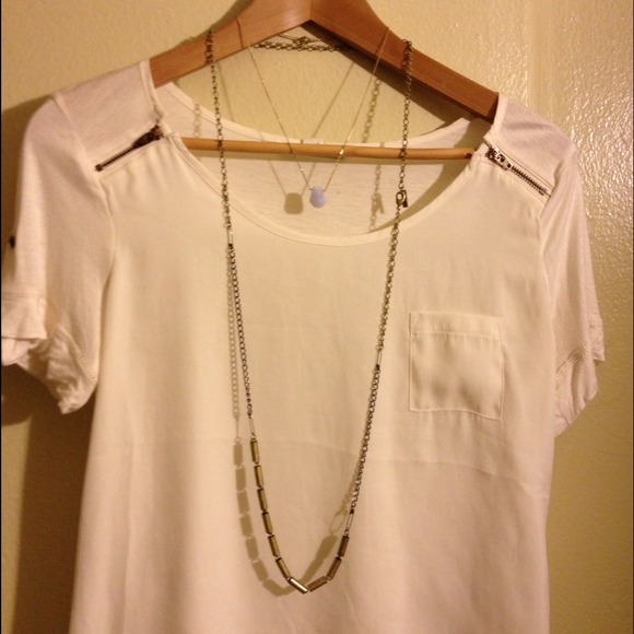 🔴SOLD🔴 Light blue stone necklace. Toggle clasp - Picture 3 of 4