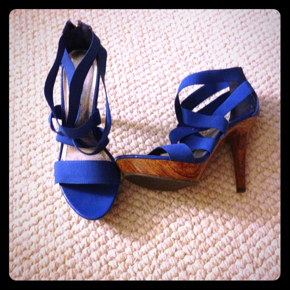 Reduced Anne Michelle royal blue platform heals.