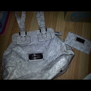 ***REDUCED***Guess purse & matching wallet