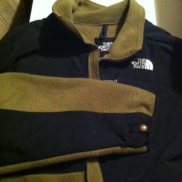 Men's northface fleece jacket. Rarely used