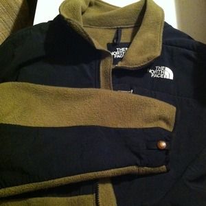 Men's northface fleece jacket. Rarely used