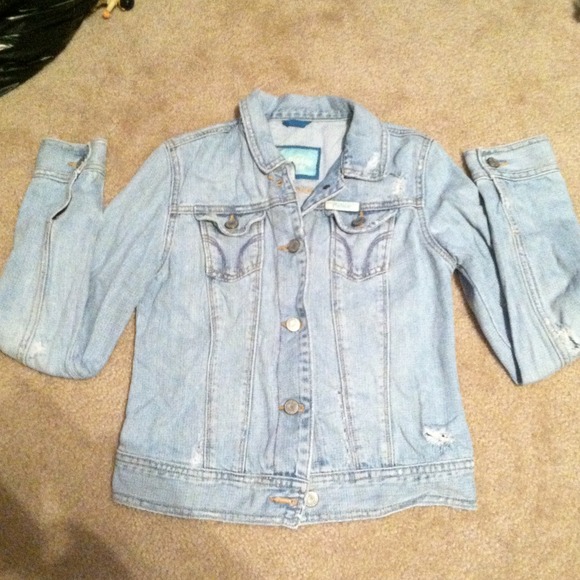 HOLLISTER JEAN JACKET!