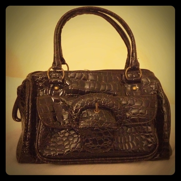 Snakeskin textured purse!