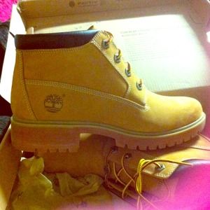Timberlands boot women 8.5 (BRAND NEW)