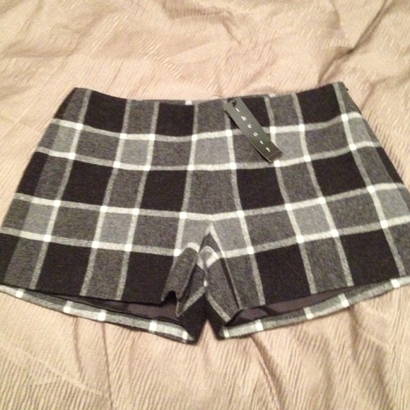 🎉HOST PICK🎉❄️ Theory wool shorts❄️ - Picture 1 of 3