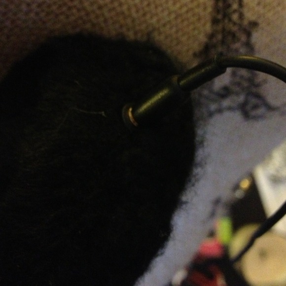 Earmuffs with smartphone/mp3 player plugin - Picture 2 of 4