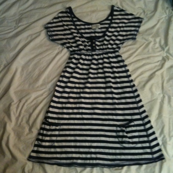 Navy blue stripes Abercrombie dress size Small