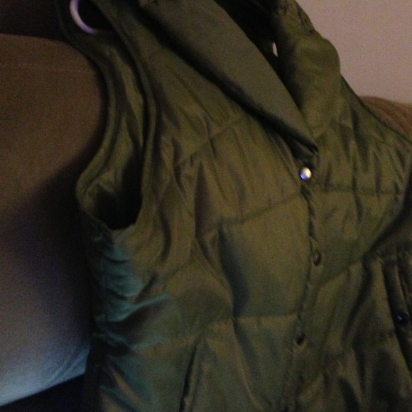 Green puffer vest