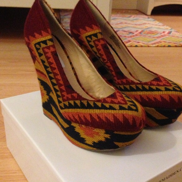 ❌BUNDLED❌Steve Madden wedges😍😍 - Picture 4 of 4