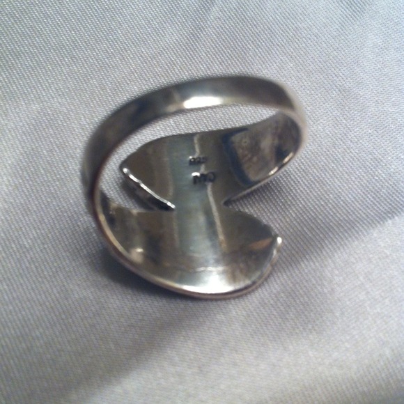 7/8, S/S Filigree Bypass Ring - Picture 3 of 4