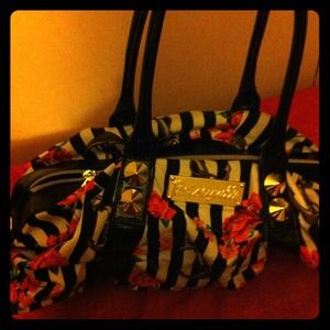 Black white and red betseyville bag