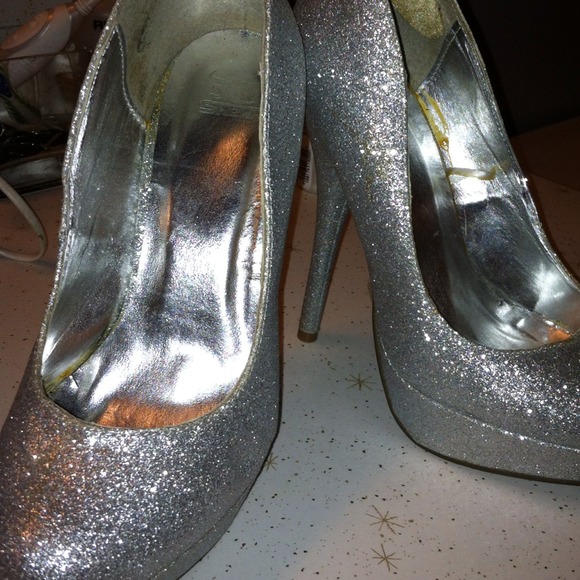 Cinderella silver glitter hills