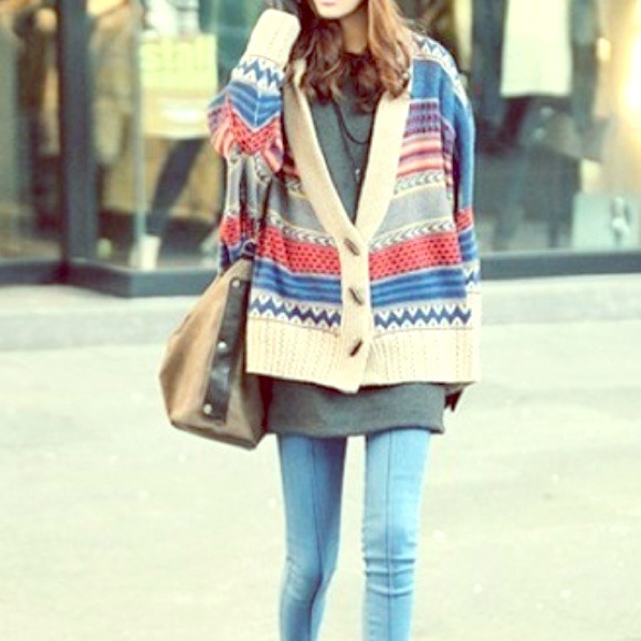 🎀Oversized tribal sweater🎀