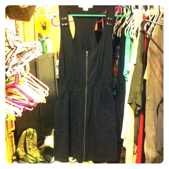 💥REDUCED!!💥 Forever 21 black racer back dress