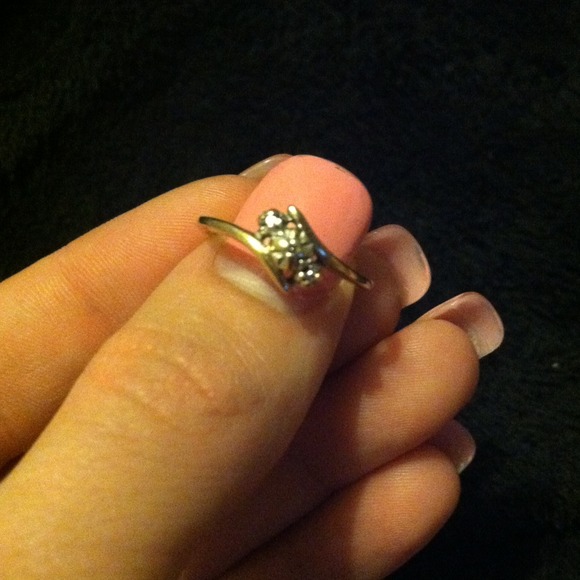Real Gold diamond ring!! - Picture 2 of 3