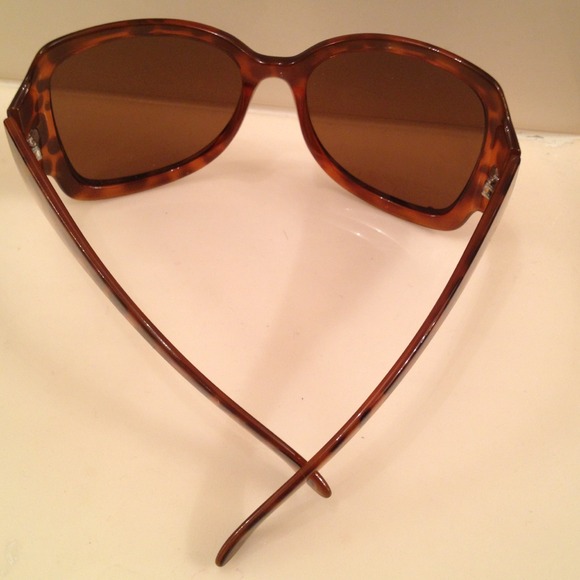 2 glasses!! - Picture 3 of 4