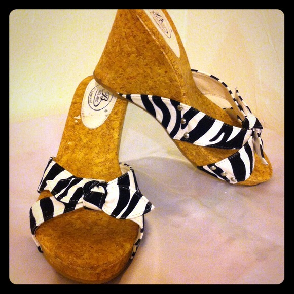 🎀BUNDLE🎀👗👠for lbkake 😃👍