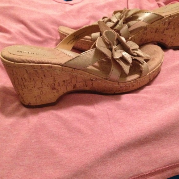 🚫SOLD🚫Wedge sandals - Picture 2 of 2