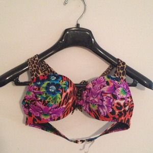 VS bombshell bathing suit top, never used