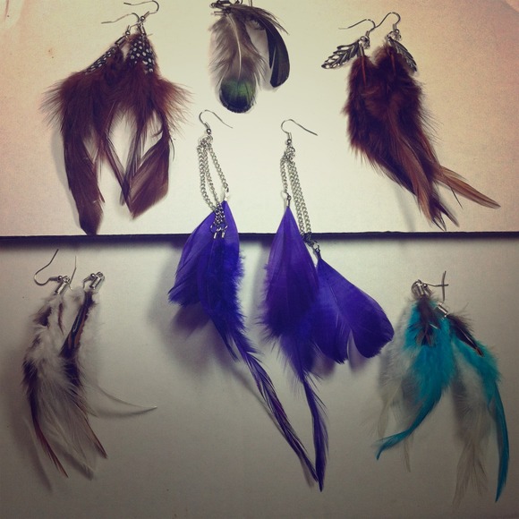 🚫SOLD🚫6 pairs of Feather Earrings