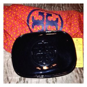 Patent Tory Burch Pouchette