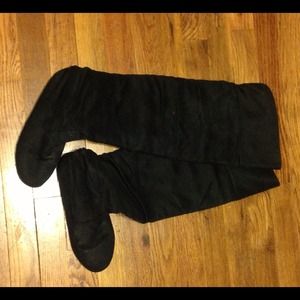 Suede black boots