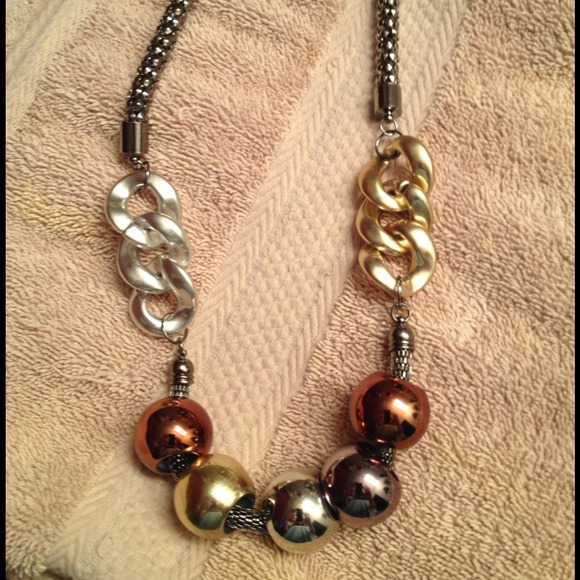 Necklace and earring set.  Lead and nickel free. - Picture 2 of 4