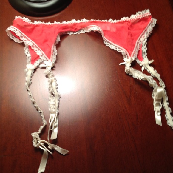 ❌SOLD❌$4 100% silk 100% sexy garter belt