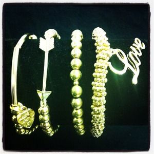 4pc LOVE set of bracelets