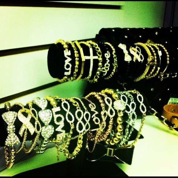 STATEMENT BRACELETS - Picture 1 of 1
